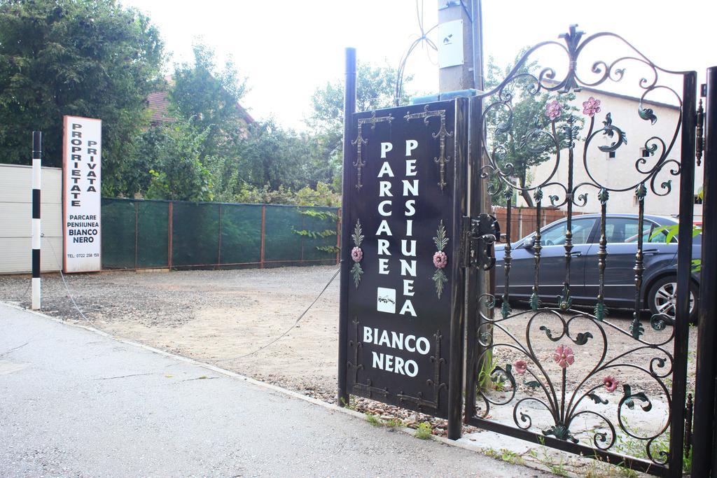 Pensiunea Bianco Nero Temešvár Exteriér fotografie