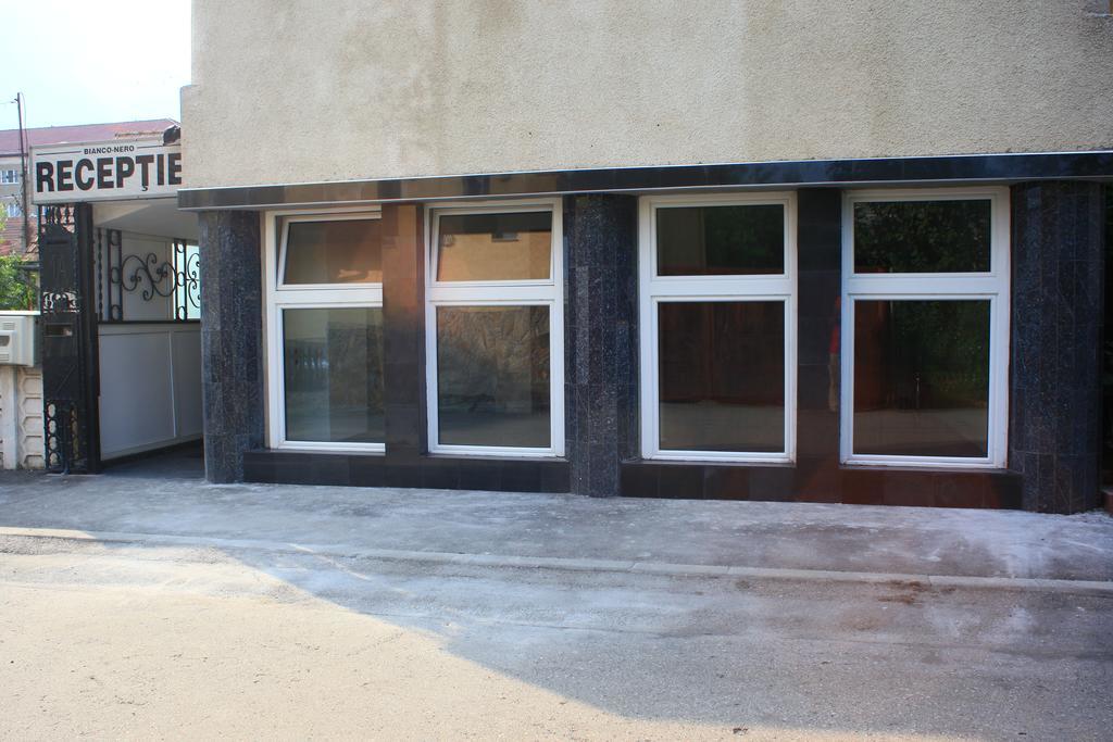 Pensiunea Bianco Nero Temešvár Exteriér fotografie