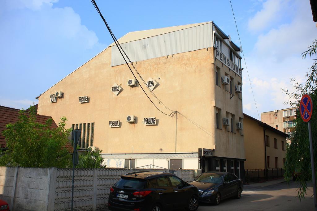 Pensiunea Bianco Nero Temešvár Exteriér fotografie